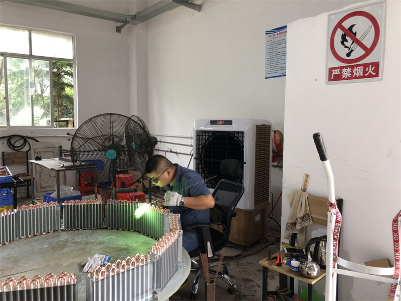 各大型厂房车间都配置工业冷风机，通风降温效果没话说