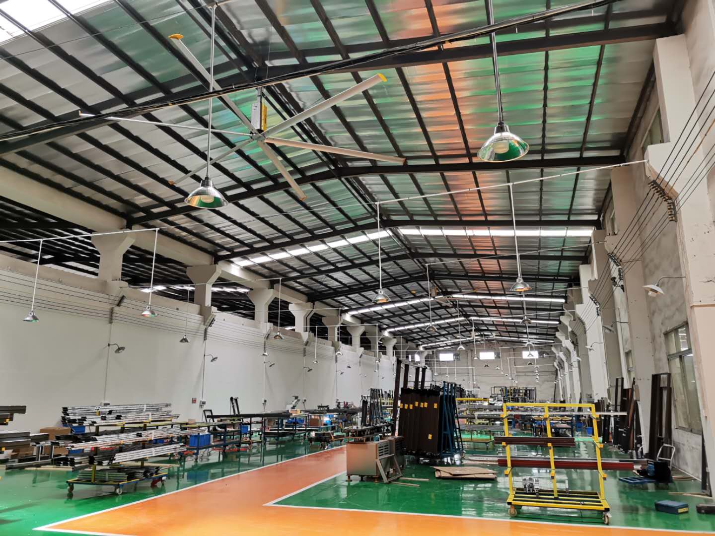 美硕风工业降温大吊扇能帮助一线员工体感温度降低3-5℃